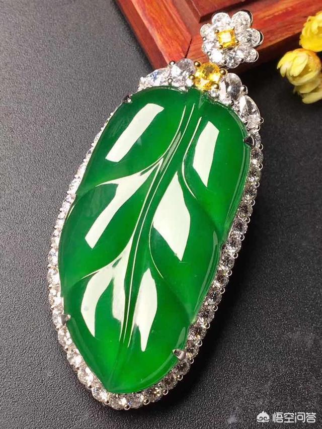 带有裂痕的玉手镯好不好,翡翠镯子有裂纹是不是最大的缺陷了？