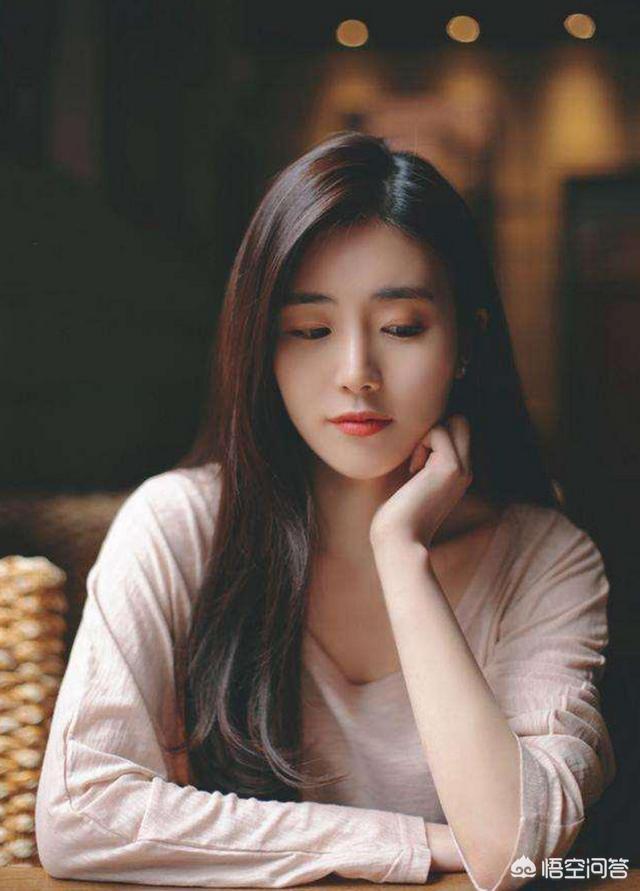 有吸引力的<a href=https://maguai.com/list/256-0-0.html target=_blank class=infotextkey>朋友圈</a>背景图:谁有红色背景图片？拿出来晒晒，有几张喜欢的话，赶紧收藏吧？