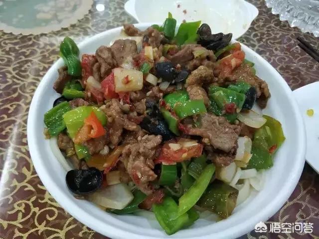 新疆拌面究竟有多好吃，乌鲁木齐哪家餐厅的过油肉拌面最好吃