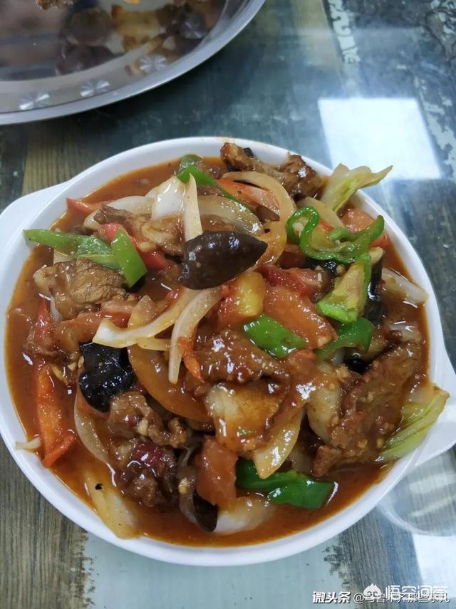 新疆拌面究竟有多好吃，乌鲁木齐哪家餐厅的过油肉拌面最好吃