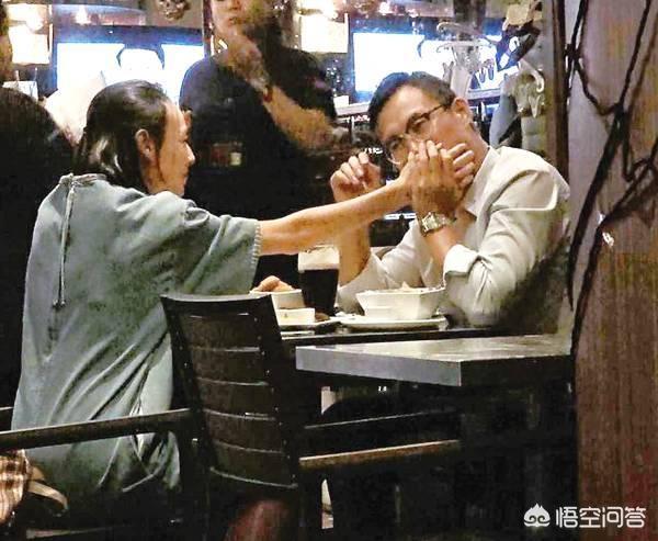 李嘉诚几个儿子:李嘉诚为什么一直没有再婚？
