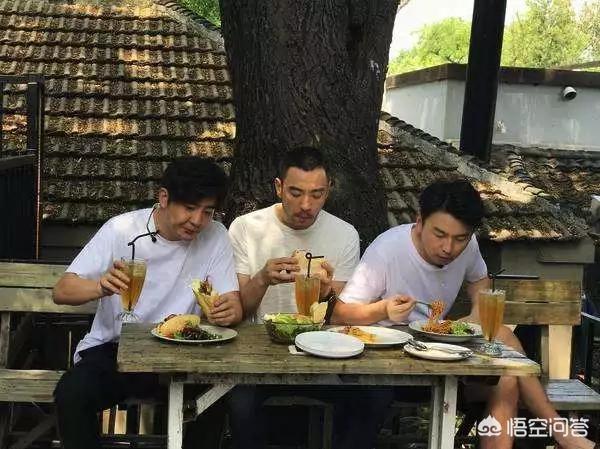 李光洁关心雷佳音:如何看待李光洁、雷佳音、郭京飞三个人的感情？