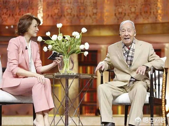 周涛为什么退出央视,董卿为什么被称为“央视一姐”？