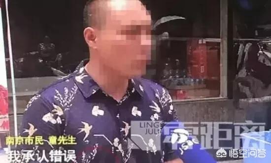 男子当女儿面摔狗事件:如何看待幼童被狗咬父亲摔死狗后遭威胁，母亲被逼割腕自杀？