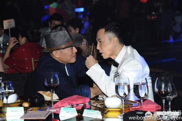 甄子丹对打视频:吴京和甄子丹对打视频 实战的话，你觉得甄子丹和吴京谁更厉害？