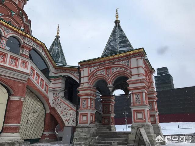 俄罗斯红场位于哪个城市:俄罗斯首都莫斯科的名胜古迹多吗？