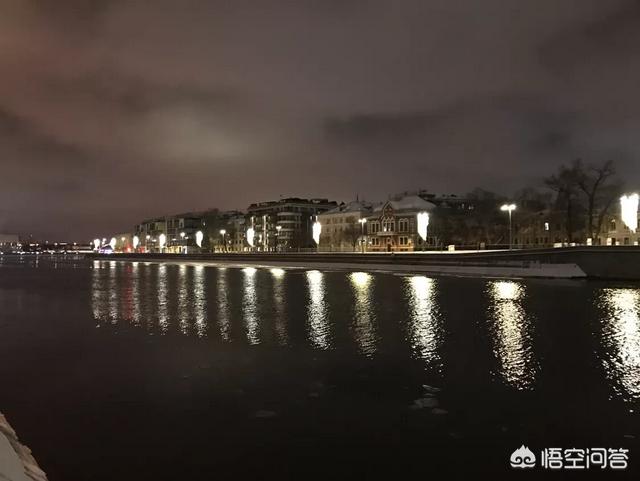 俄罗斯红场位于哪个城市:俄罗斯首都莫斯科的名胜古迹多吗？