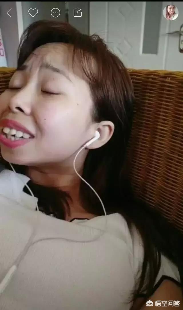 嘟嘟姐:如果凤姐回国拍抖音会不会秒杀嘟嘟姐？你怎么看？