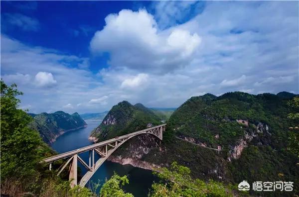 江界河大桥朱家山森林公园建中茶旅小城镇仙桥山下司石林在黔南,有一