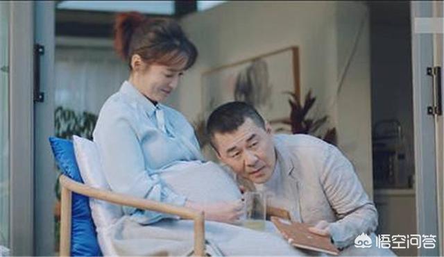 蒋勤勤二胎产子:蒋勤勤为儿子哺乳并安利初乳，初乳的营养真得那么高吗？