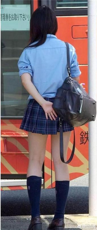 民國校服褲那麼優雅淑女，為什麼現在沒有學校用來當校服瞭？
