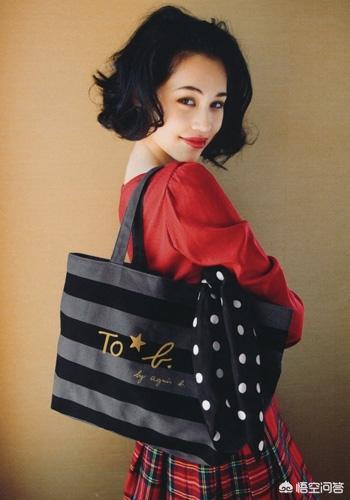 短卷发造型:适合大脸女生的短发卷发发型有哪些？