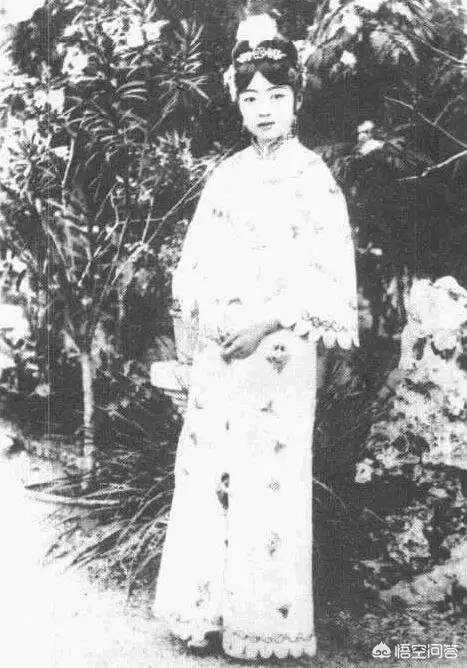 婉容皇后的一生简历:末代皇帝溥仪的一生简介？