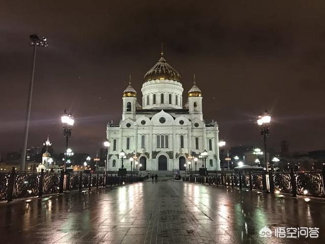 俄罗斯红场位于哪个城市:俄罗斯首都莫斯科的名胜古迹多吗？