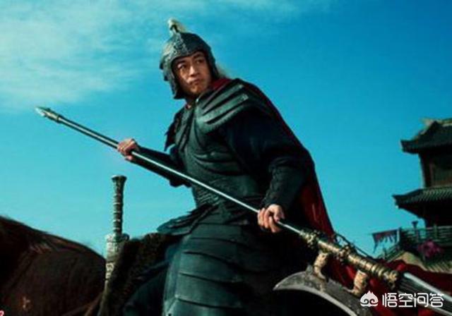 武艺的爸爸是谁:吕布有很强的武艺，他的师父是谁？他的父亲又是什么人？