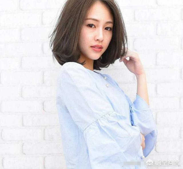 梁咏琪短发发型图片:剪短发如果不染发会土气吗？