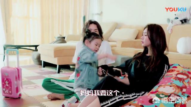 戚薇女儿:网友评论：戚薇女儿lucky越来越像她了你认为呢