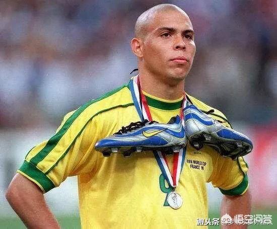 罗纳尔多为什么在巴萨只踢了一年就转回国米了呢？插图12