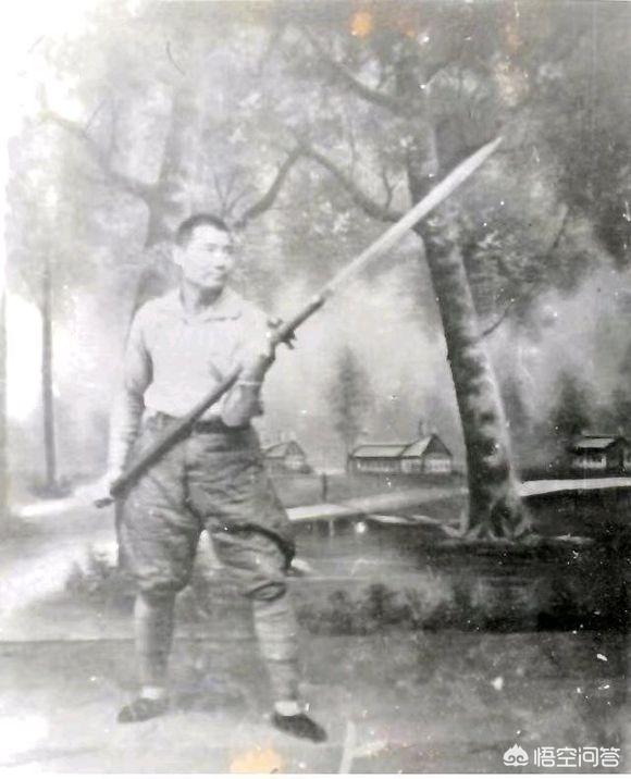 武穆遗书:《武穆遗书》藏于临安大内翠寒堂东处水帘石洞下，为什么会这样？