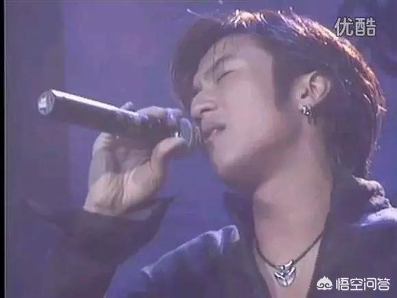 王菲比李亚鹏大几岁:王菲比谢霆锋大那么多，谢霆锋为什么会选择她？