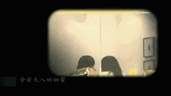 王菲比李亚鹏大几岁:王菲比谢霆锋大那么多，谢霆锋为什么会选择她？