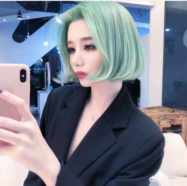 梁咏琪短发发型图片:剪短发如果不染发会土气吗？