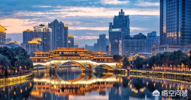 重庆和成都哪个更适合去旅游？