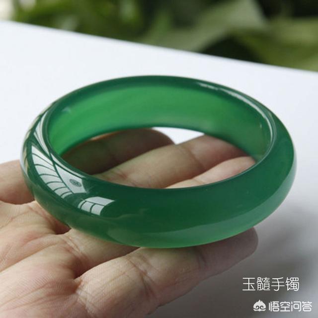 什么样的玉才是好玉手镯,什么样的玉手镯值得购买？