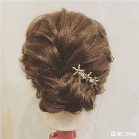 职场中年女性烫什么发型最能提升气质?-生活百科