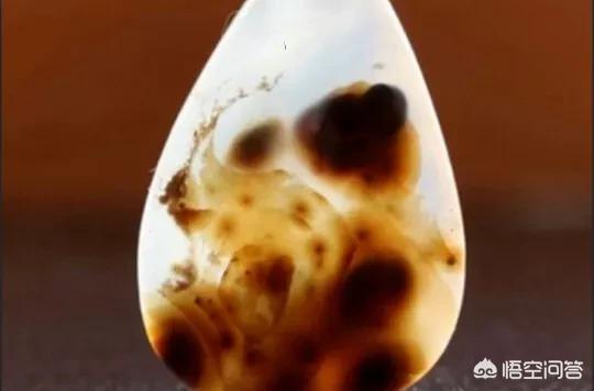 怎样的石头是玉石,什么样的石头被称为“玉石”和“玛瑙”？