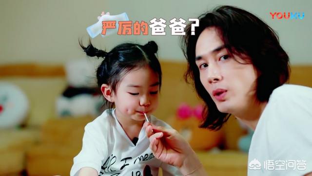 戚薇女儿:网友评论：戚薇女儿lucky越来越像她了你认为呢