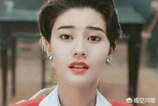 朱丽倩年轻时照片:年轻时的张敏和李嘉欣相比，你认为谁更美？