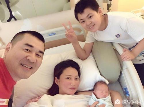 蒋勤勤老公是谁:蒋勤勤和赵明明，你觉得谁更漂亮