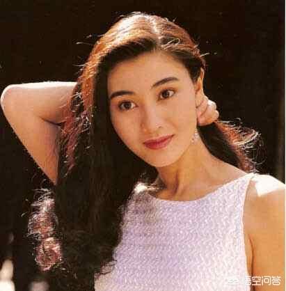 朱丽倩年轻时照片:年轻时的张敏和李嘉欣相比，你认为谁更美？