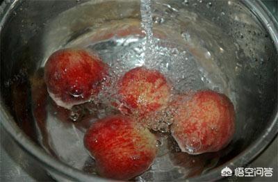 桃子上的毛怎么去掉,怎样去除果园里桃子上的桃毛？