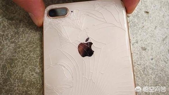苹果8的玻璃盖容易碎吗？为什么？