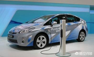 油电混合动力汽车是新能源车吗，混合动力的汽车可以上新能源牌照吗？为什么？