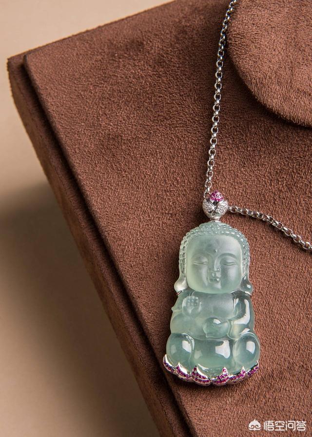 三种女人不适合戴翡翠佛公,男生适合带翡翠宝宝佛吗？