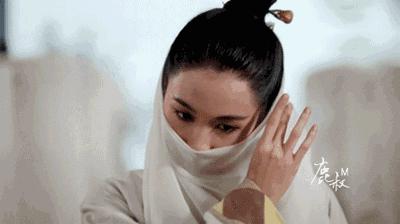 黎姿女儿:黎姿罕见晒女儿近照被网友吐槽，你怎么看？
