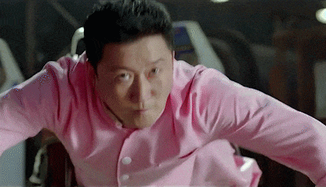 吴京的老婆:吴京的手指是什么原因缺失的？