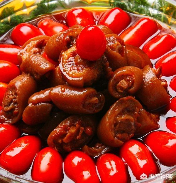 一家餐饮行业的招牌菜应该卖的价格相对较贵还是相对便宜？