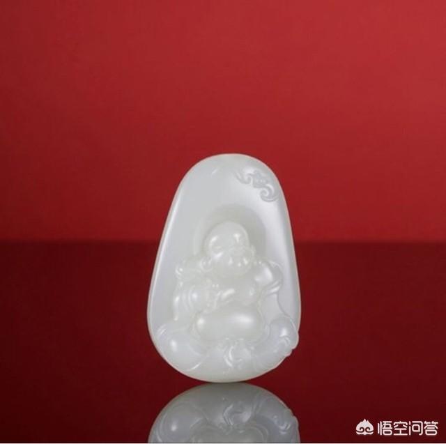 戴翡翠对身体有什么好处,佩戴翡翠玉佛有什么好处和寓意？