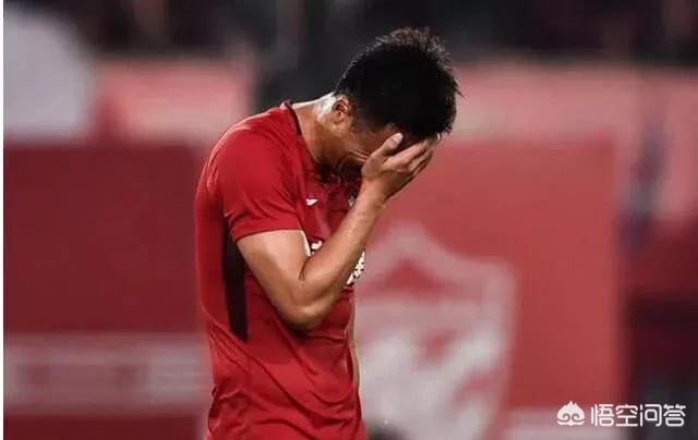 赵旭日:权健与富力的比赛中赵旭日被判红牌正确吗？会被禁赛几场？