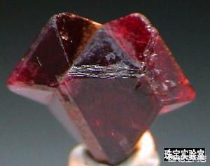 鸽血红草莓晶,尖晶石和红宝石怎么区分？