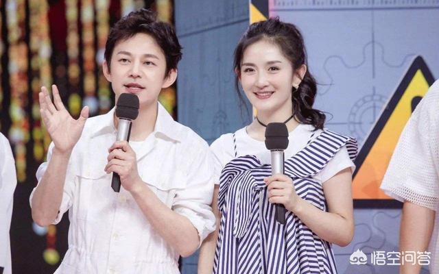 何老师:谢娜吃东西弄脏衣服，何老师下意识的举动却遭到吐槽，你怎么看？