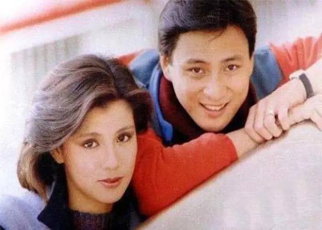 游龙戏凤演员表:朱茵、周迅、翁美玲，谁饰演的黄蓉最符合原著？