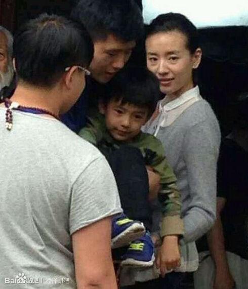 董洁牵手儿子现身:马雅舒、董洁应该参加亲子节目吗？