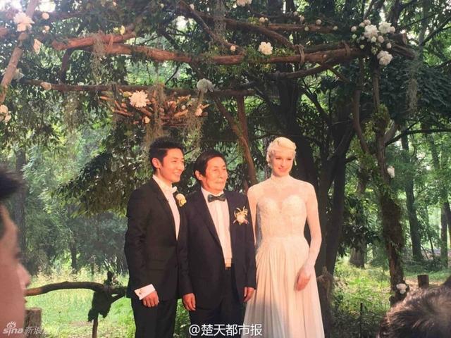 谢娜张杰婚纱照片:你最喜欢哪个明星的婚纱照