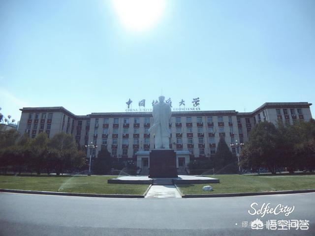 北京大学蹭课猫:大学里有哪些课值得去蹭？老师鼓励蹭课吗？