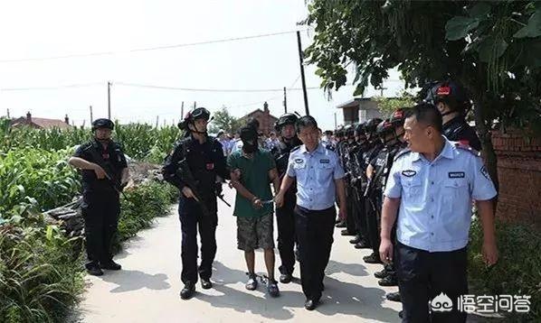 父亲向女儿前男友求婚:怕女儿霸占家产，辽宁一父亲亲手杀死女儿及其男友，你怎么看